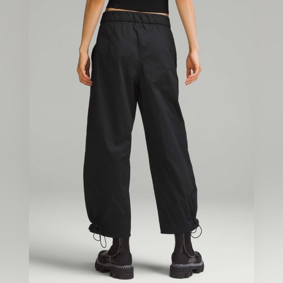 Lululemon Wide leg High-Rise pant/Jogger (cinchable cuff)
Black - Picture 12 of 14